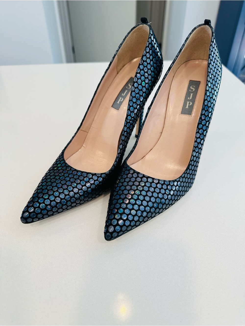 SJP by Sarah Jessica Parker Iridescent Blue-Black Pointed Toe Fawn Pump